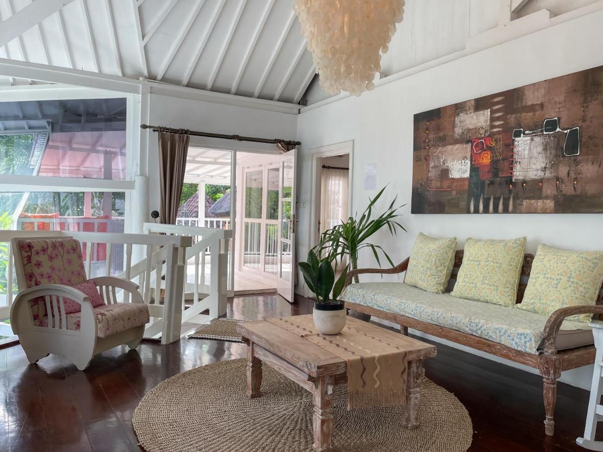 Beach House Canggu - 150M Berawa Beach Extérieur photo