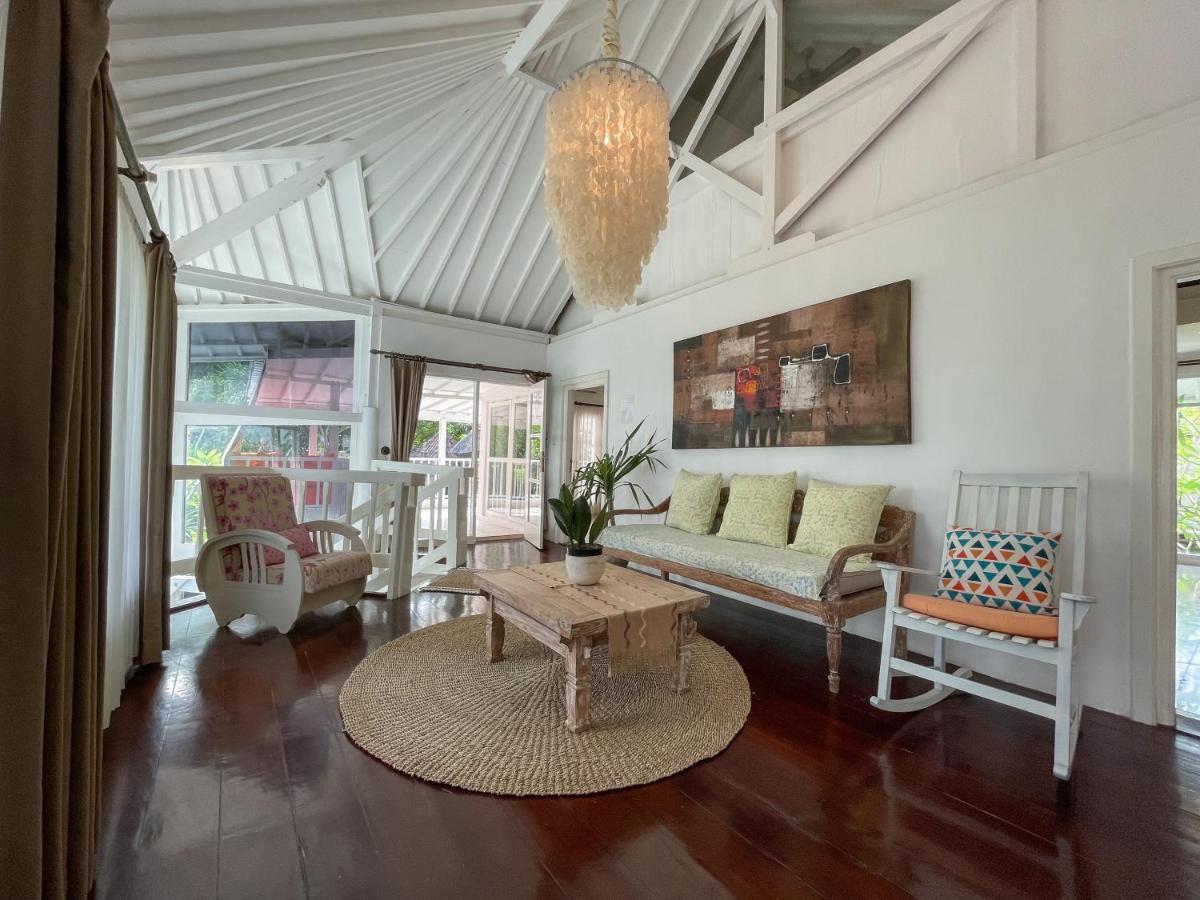 Beach House Canggu - 150M Berawa Beach Extérieur photo